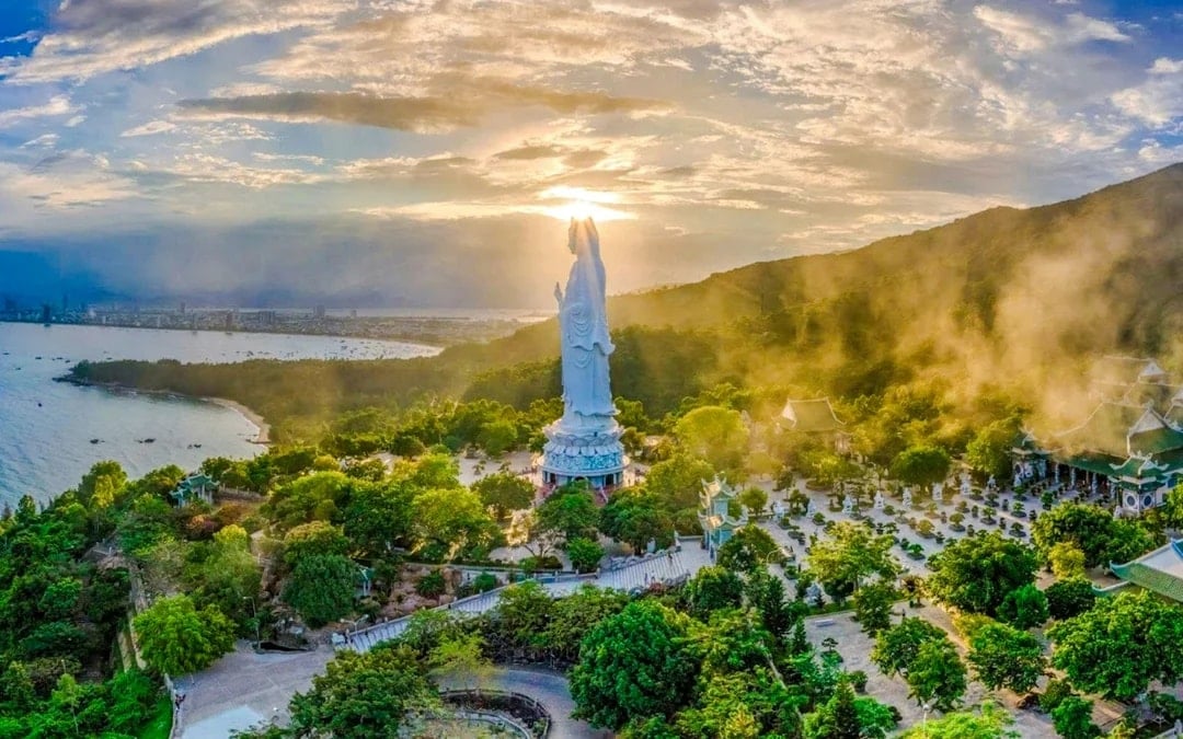 Da Nang City Highlights Bus Tour with Pickup and Drop-off Image 1