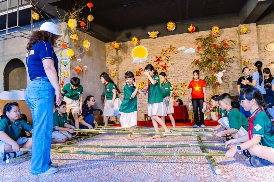 Da Nang Dolphinarium Theme Park Ticket | Da Nang