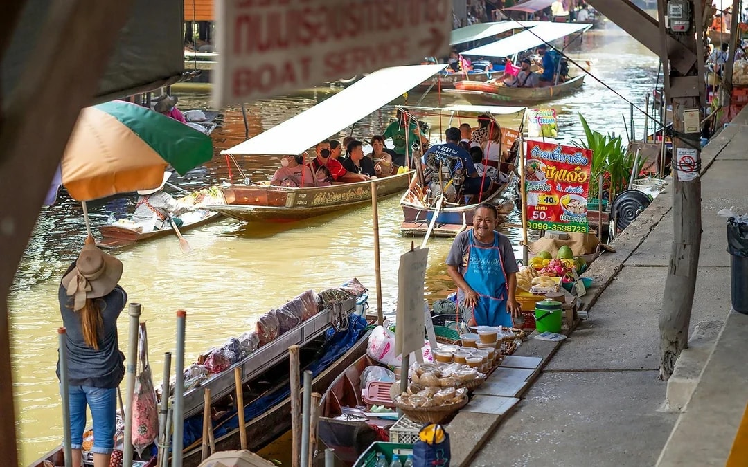 Damnoen Saduak Floating Market Half-Day Guided Tour Image 1