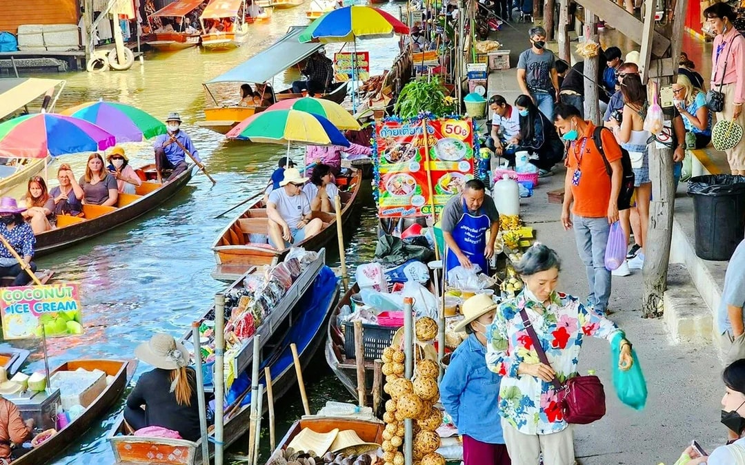 Damnoen Saduak Floating Market & Maeklong Railway Market Full-Day Guided Tour Image 6