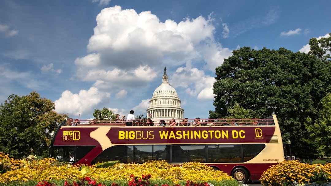 Big Bus tour in front of the US Capitol, Washington DC.