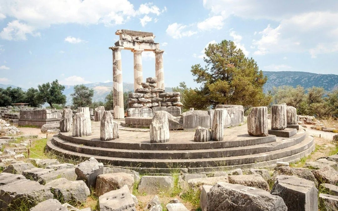 Delphi Guided Small Group Day Tour from Athens Image 1