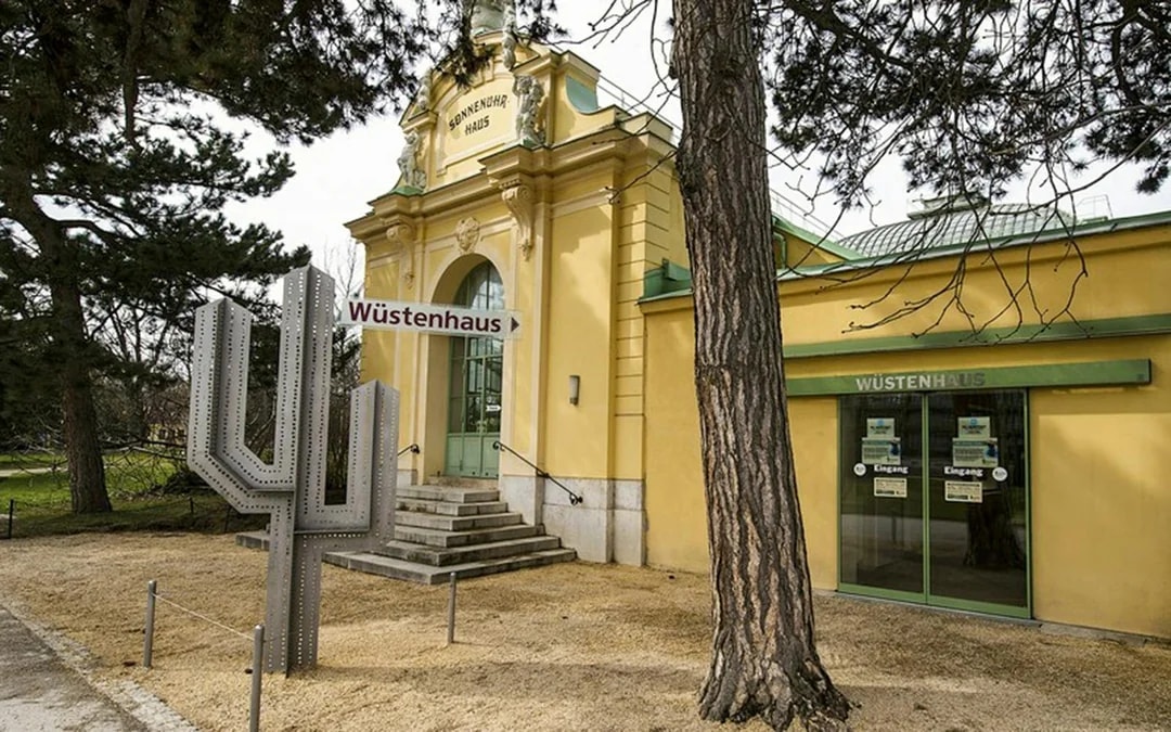 Desert House Skip-the-Line Ticket at Schönbrunn Zoo Image 1