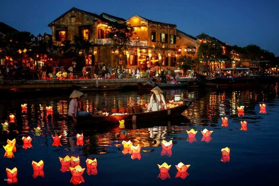 [DIFF Campaign 10% OFF] Hoi An Hoai River Boat Ride and Optional Hoi An Ancient Town Ticket