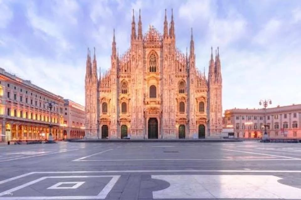 Discover Milan in 90 minutes with a local