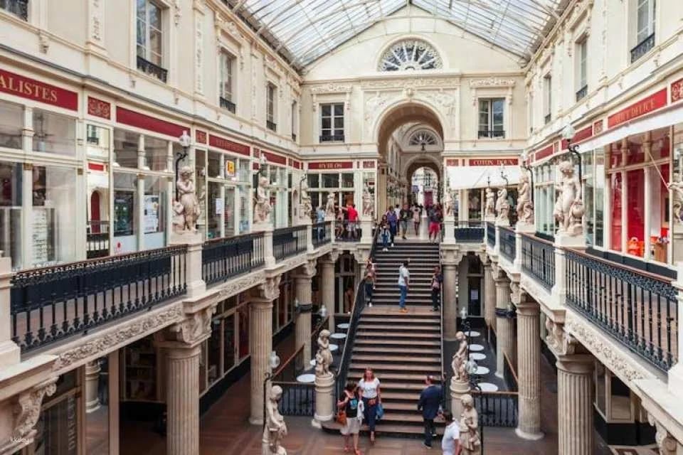 Discover Nantes in 60 minutes with a local