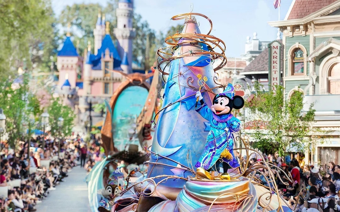 Disneyland California 1-Day Multi-Park Tickets (Hopper) Image 1