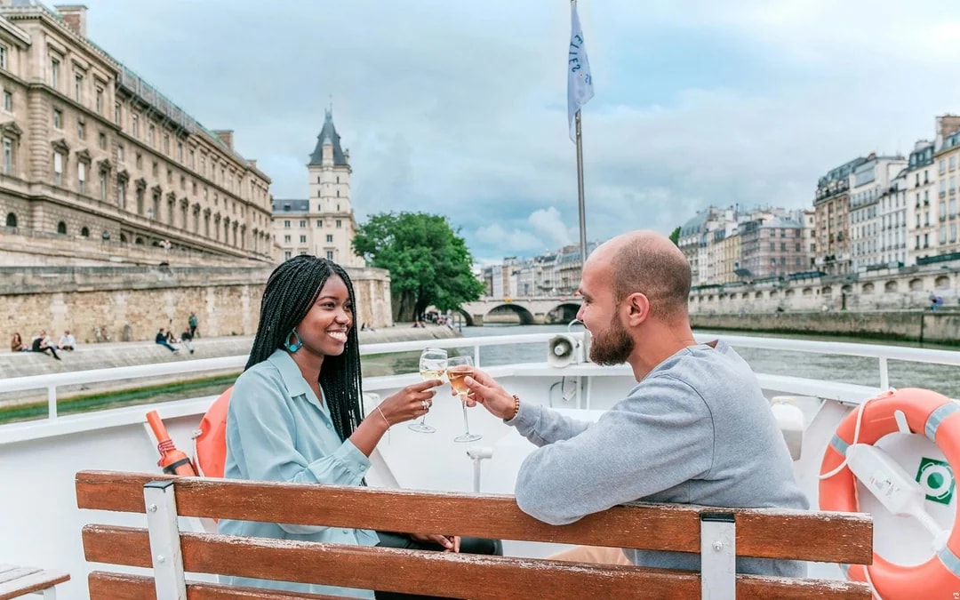 From Disneyland®: Paris Sightseeing Tour with Seine River Cruise Image 9