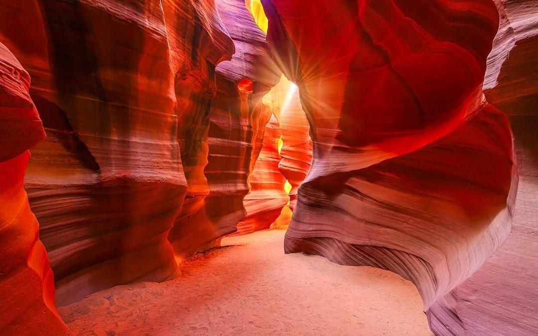 Dixie's Lower Antelope Canyon Tour with Navajo Guide Image 3