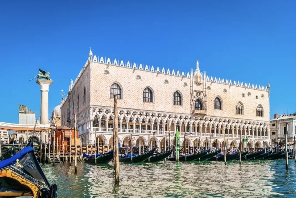 Doge's Palace: Fast Track Ticket | Italy