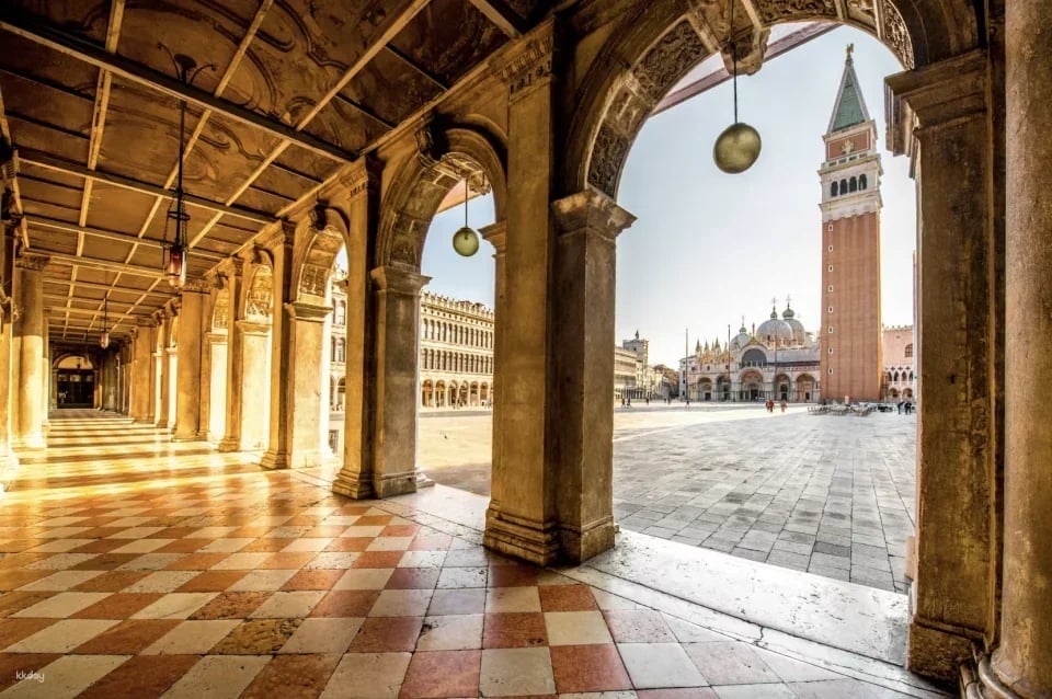 Doge's Palace: Fast Track Ticket | Italy