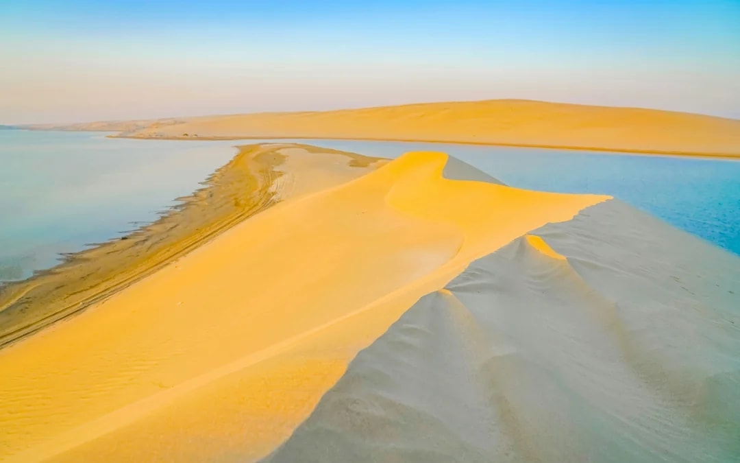 Doha Desert Safari: Dune Bashing, Sandboarding & Inland Sea Visit Image 8