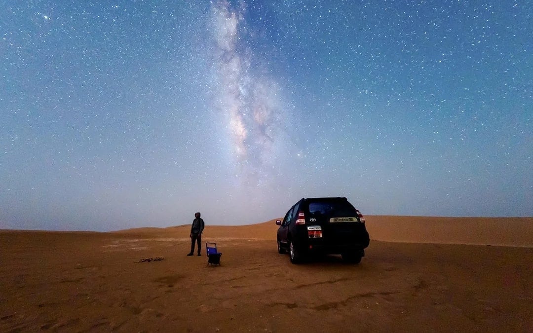 Doha Night Desert Safari with Stargazing, Sandboarding, Dune Bashing and Inland Sea Visit Image 1