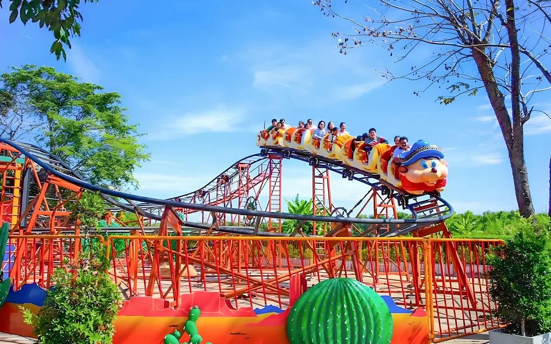 Dream World Super Visa with Unlimited Rides & Snow Town Visit Image 4