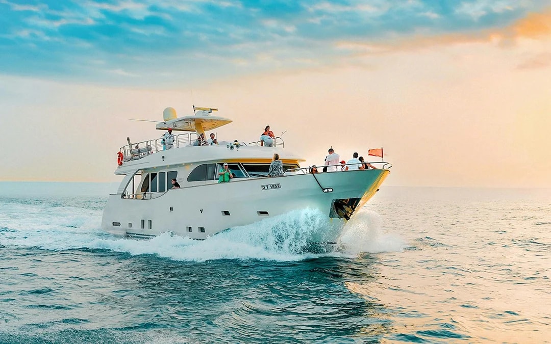 From Dubai Marina: 1-Hour Sightseeing Yacht Cruise with Panoramic Views Image 8