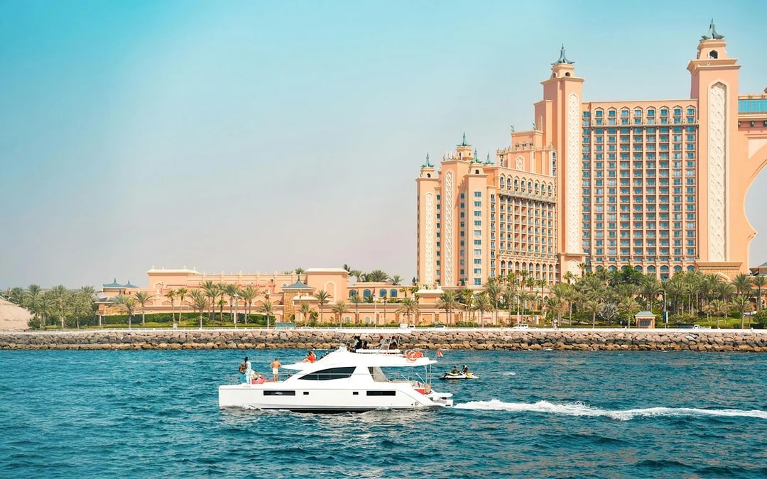 From Dubai Marina: 2/3-Hour Luxury Yacht Cruise with Breakfast or BBQ Lunch/Dinner Image 9