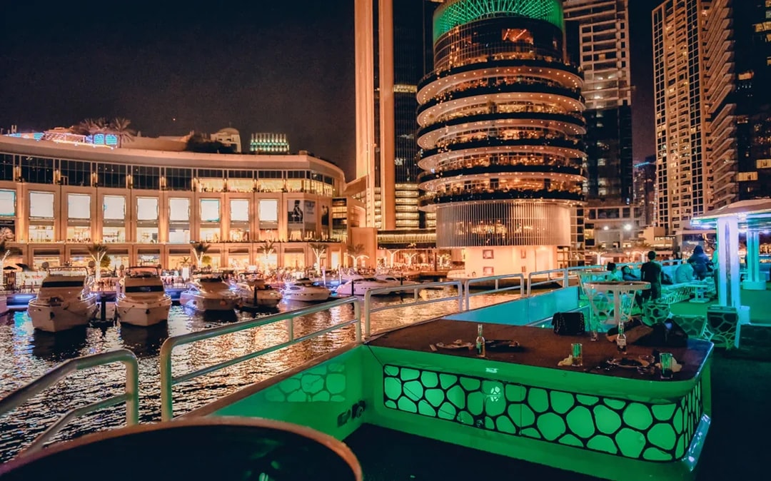 From Dubai Marina: 3-Hour Lotus Mega Yacht Cruise with Buffet Dinner, Unlimited Drinks & Live Entertainment Image 8