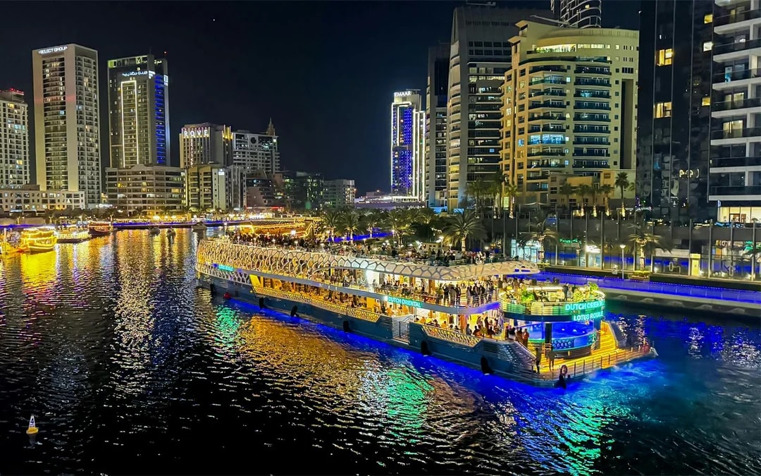 From Dubai Marina: 3-Hour Lotus Mega Yacht Cruise with Buffet Dinner, Unlimited Drinks & Live Entertainment Image 1