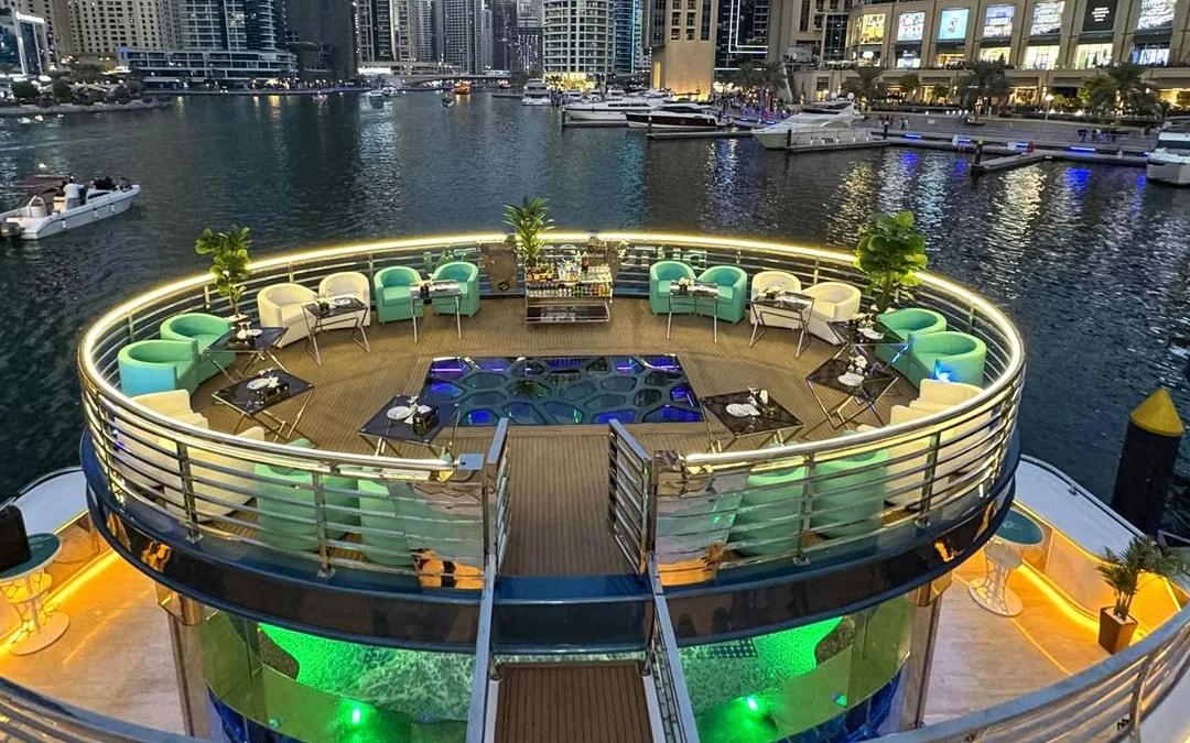 From Dubai Marina: Lotus Mega Yacht Dinner Cruise with Live DJ & Unlimited Drinks Image 2