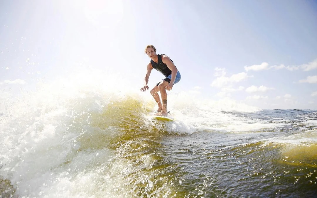 Dubai Marina Wakeboarding, Wakesurfing & E-Foil Experience Image 6