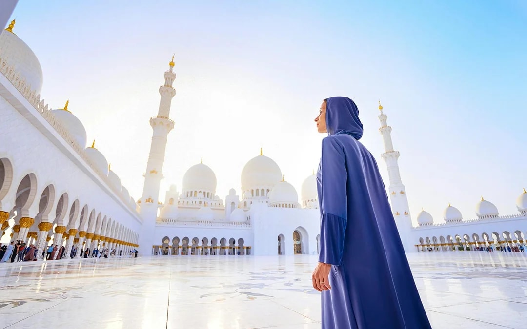 From Dubai: Abu Dhabi Full-Day City Tour with Qasr Al Watan & Sheikh Zayed Grand Mosque Image 6
