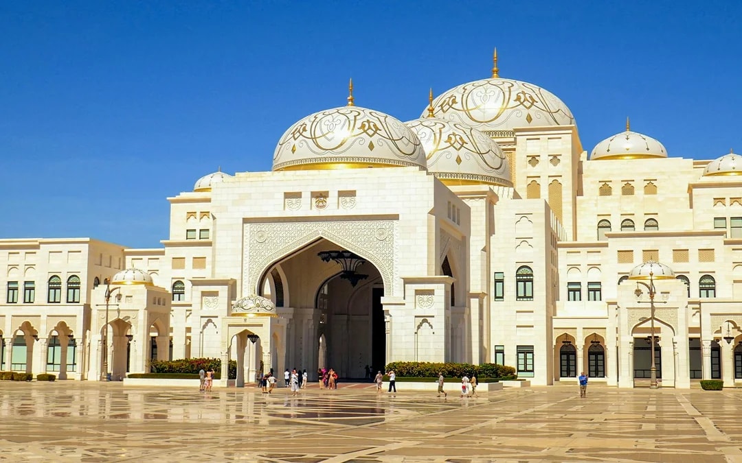 From Dubai: Abu Dhabi Full-Day City Tour with Qasr Al Watan & Sheikh Zayed Grand Mosque Image 7