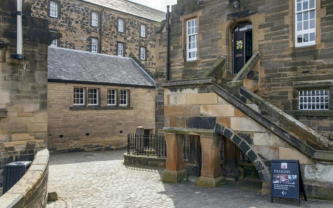 Edinburgh Castle and Royal Mile Guided Tour and Entry Ticket Image 9