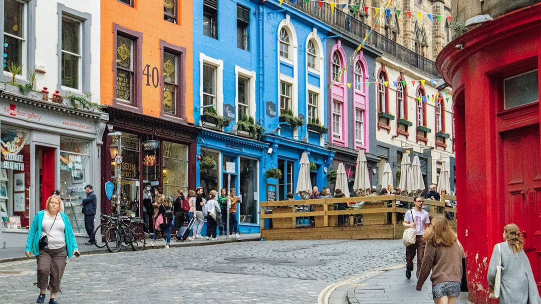 Colorful buildings on Victoria Street, Edinburgh, part of the 2-Hour Harry Potter Magical Guided Walking Tour.