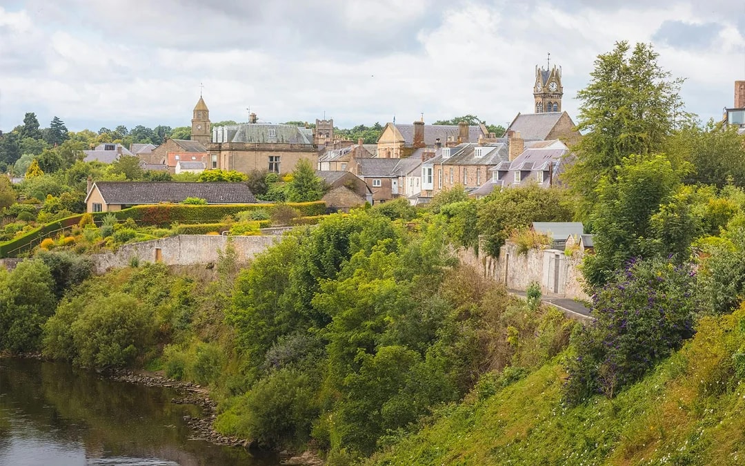 From Edinburgh: ‘Hogwarts’ Alnwick Castle & Northumbria Day Trip Image 6