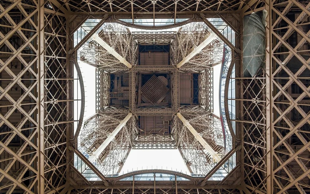 Eiffel Tower Dedicated Reserved Summit Access by Elevator Image 4