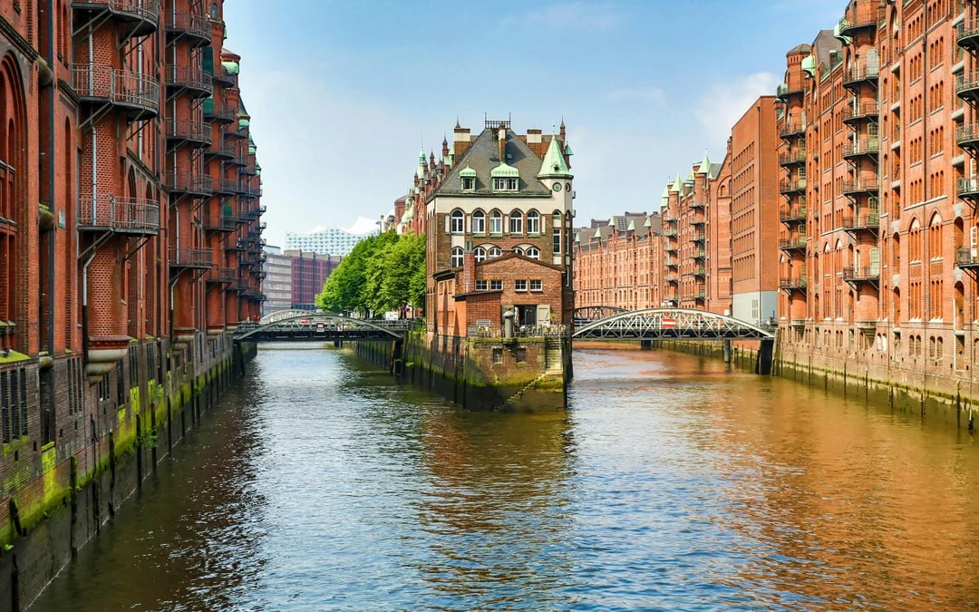 Elbphilharmonie, Speicherstadt & HafenCity German Guided Tour Image 3