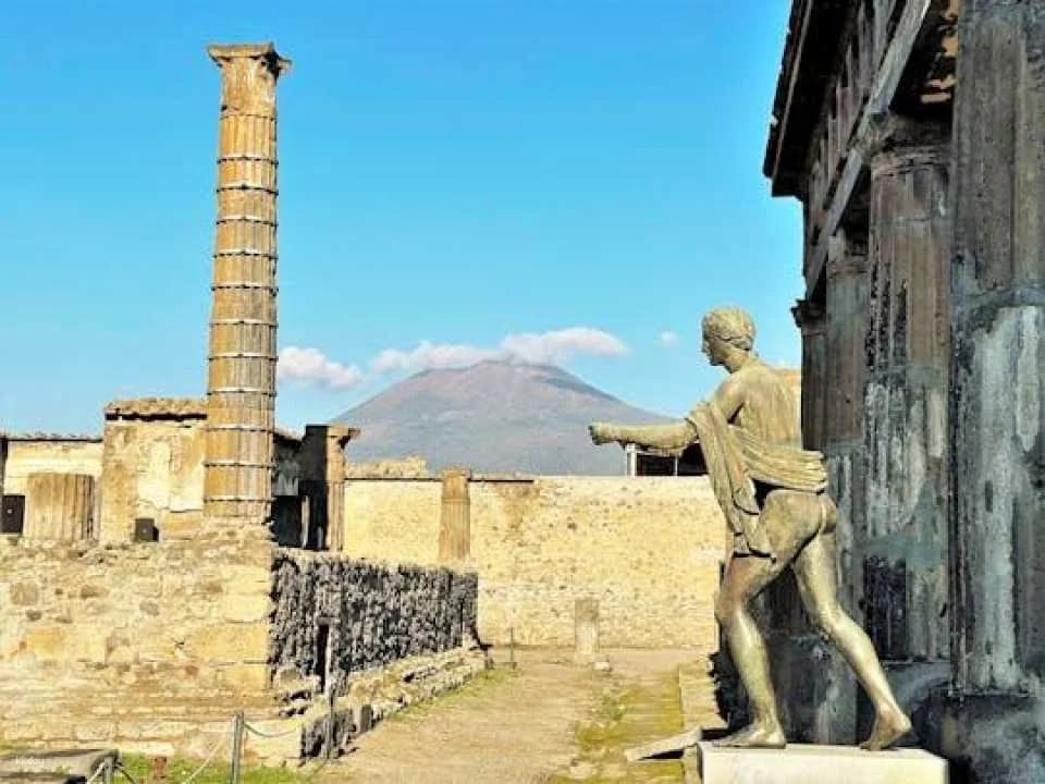 Express guided tour of Pompeii for small groups