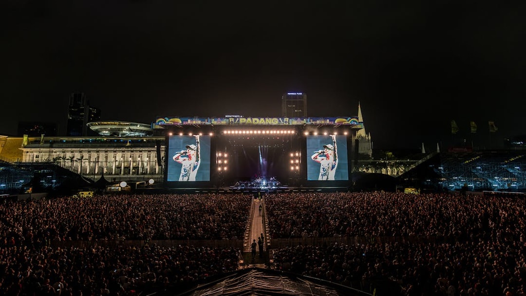 Crowd at Padang Stage concert during Formula 1 Singapore Grand Prix 2025.