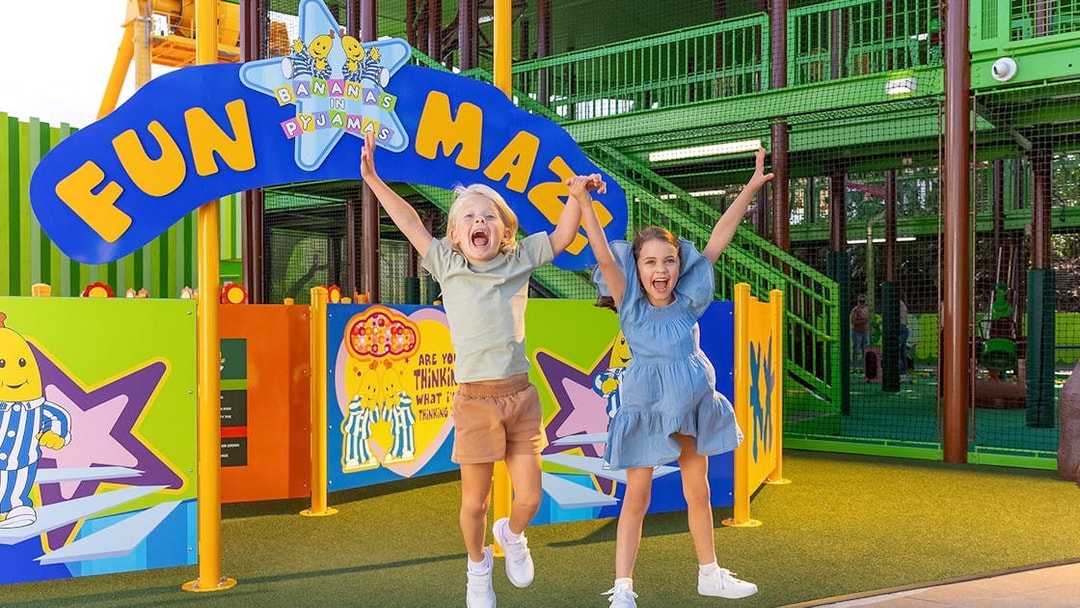 Children playing at the Bananas in Pyjamas Fun Maze in Dreamworld.