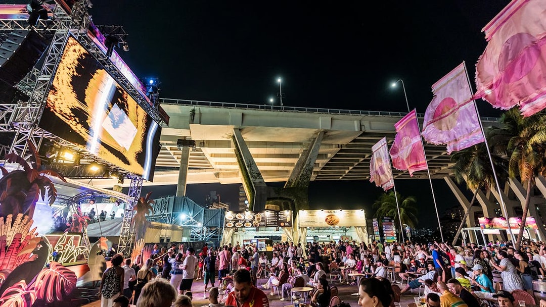Crowd enjoying entertainment at Sunset Stage, Zone 1, F1 Singapore.