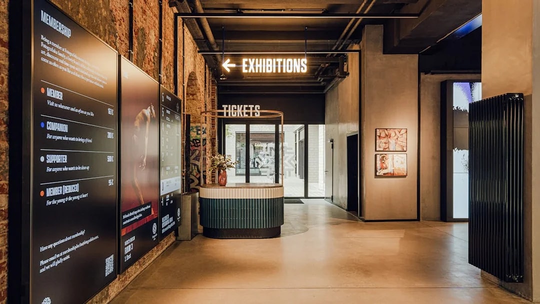 Tickets counter and exhibition entrance at Fotografiska Berlin.
