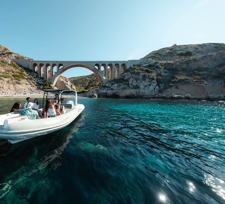 Marseille: boat cruise tour to the islands of Frioul and Château d'If