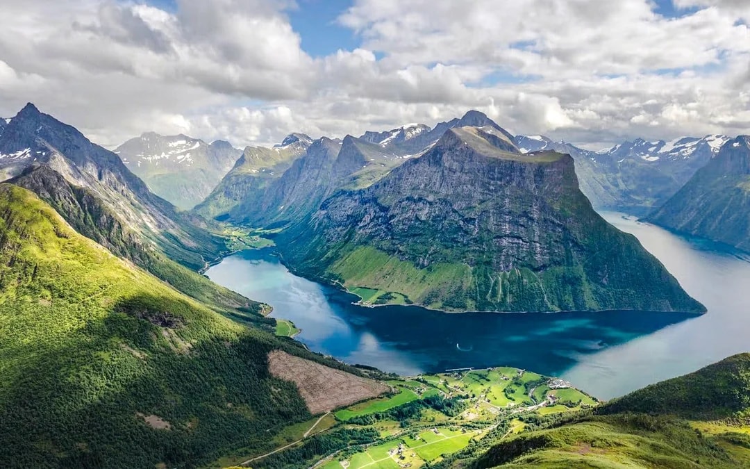 From Alesund: Hjorundfjord Tour on a Classic Fjord Liner Image 4