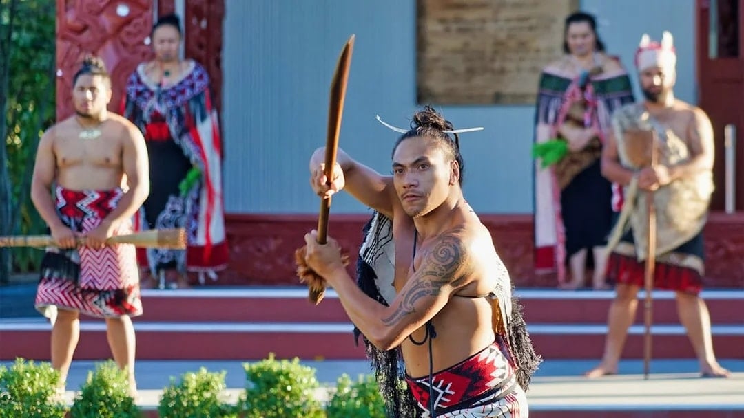 [All Inclusive] From Auckland: Hobbiton, Rotorua, Te Puia & Maori Culture Guided Tour