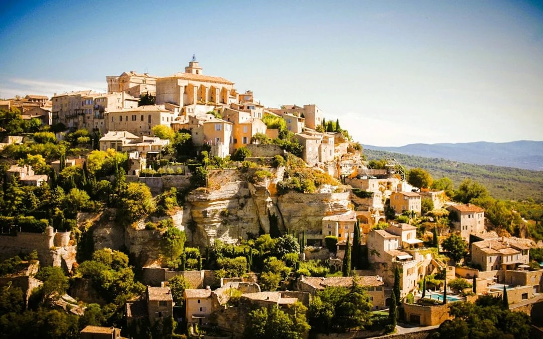 From Avignon: Gordes, Roussillon & Fontaine-de-Vaucluse Tour with Ochre Trail Entry Image 1