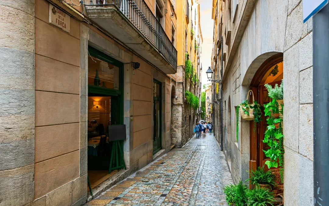 From Barcelona: Girona & Tossa de Mar Day Trip Image 6