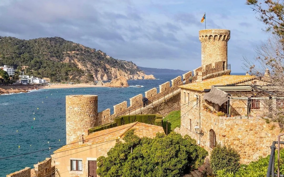 From Barcelona: Girona & Tossa de Mar Day Trip Image 8
