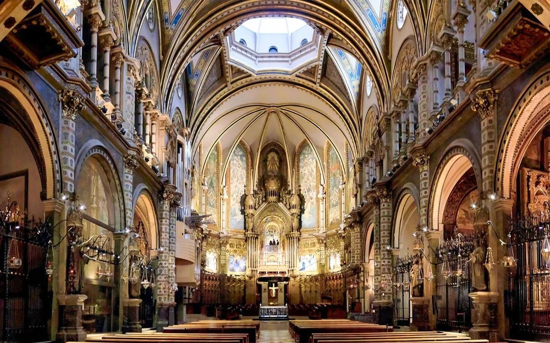 From Barcelona: Montserrat, Girona & Costa Brava Day Trip Image 7