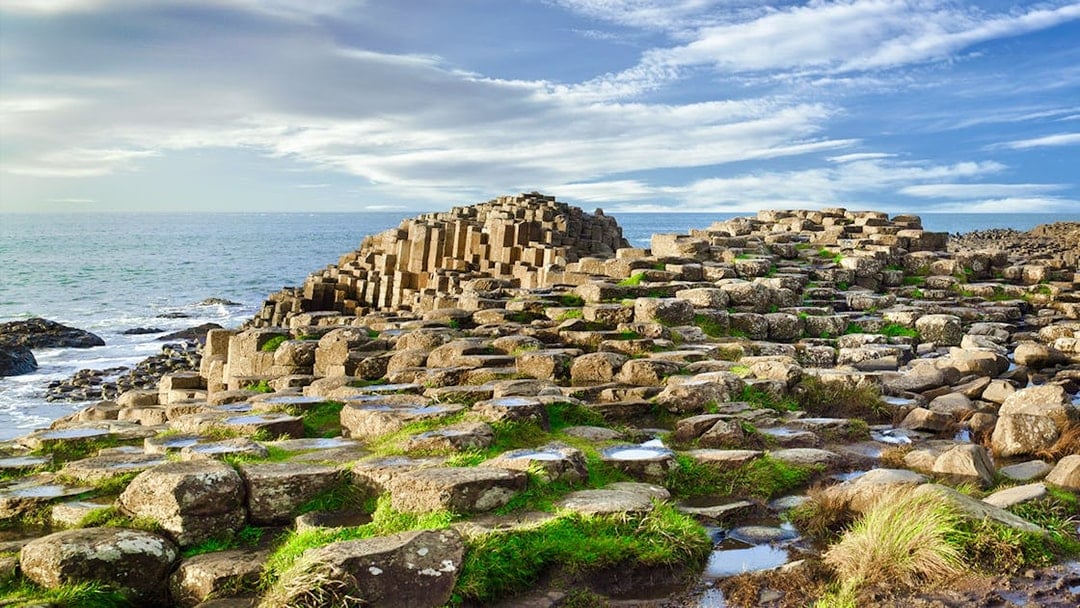 From Belfast: Giant’s Causeway and Titanic Experience Full-Day Tour