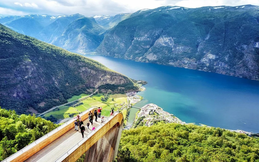 From Bergen: Nærøyfjord Cruise, Flåm, and Stegastein Guided Bus Tour Image 2