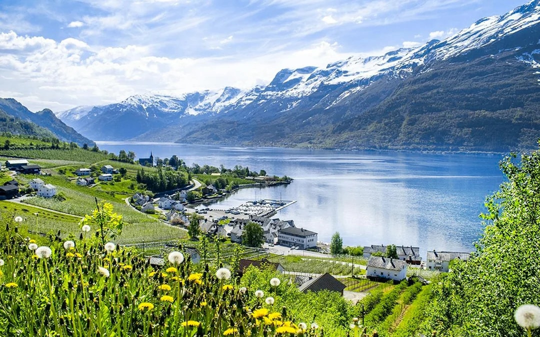 From Bergen: Hardangerfjord, Waterfalls, Culture & Apple Pie Image 10