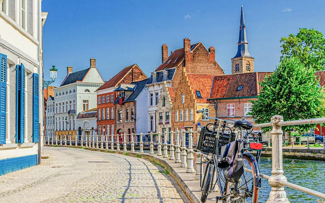 From Brussels: Bruges & Ghent Small-Group Day Trip by Train with Optional Boat Ride Image 7