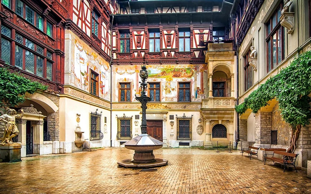  From Bucharest: Bran Castle, Peles Castle & Brasov Full-Day Guided Tour with Castles Audio Guide
 Image 8