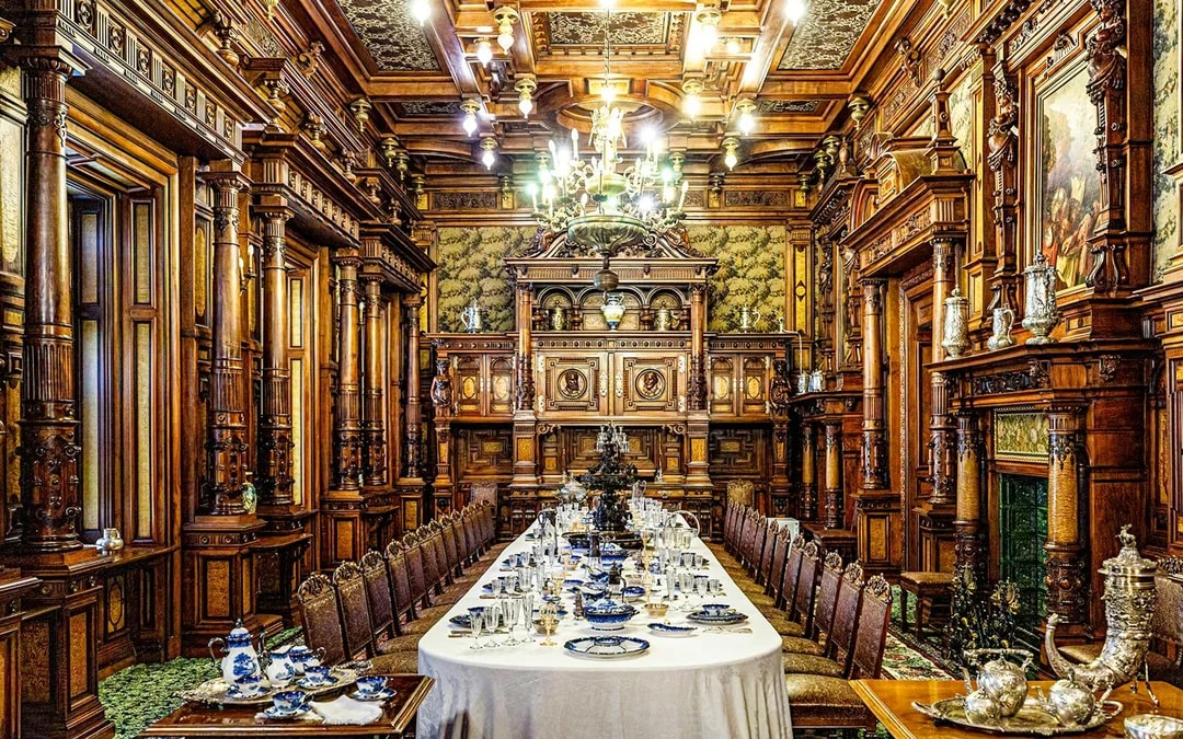  From Bucharest: Bran Castle, Peles Castle & Brasov Full-Day Guided Tour with Castles Audio Guide
 Image 9