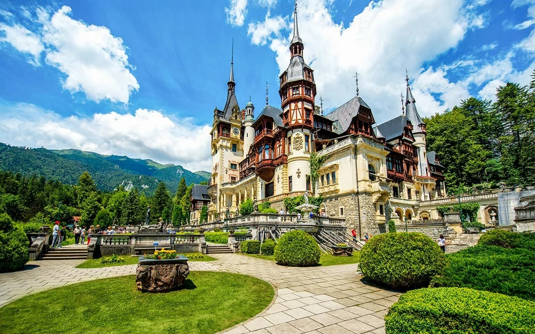  From Bucharest: Bran Castle, Peles Castle & Brasov Full-Day Guided Tour with Castles Audio Guide
 Image 1